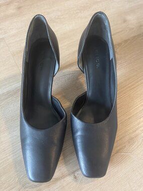 Trendy Designer black heels